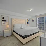 Exquisite 1 Bed • 33 Floor •Brickell • Ocean Views