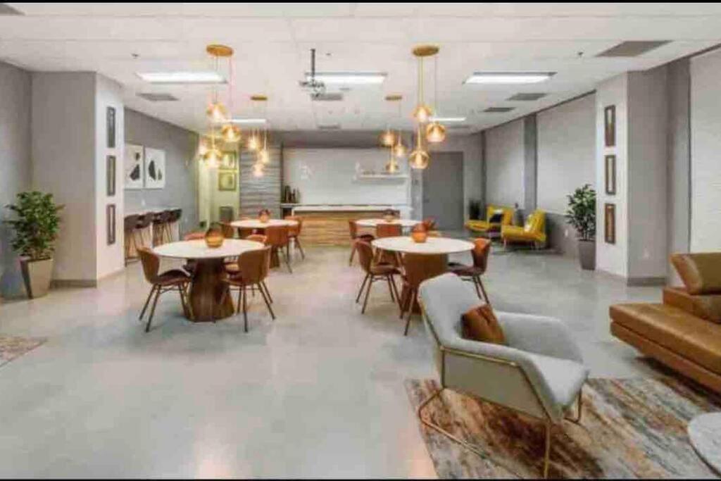 Exquisite 1 Bed • 33 Floor •brickell • Ocean Views Miami