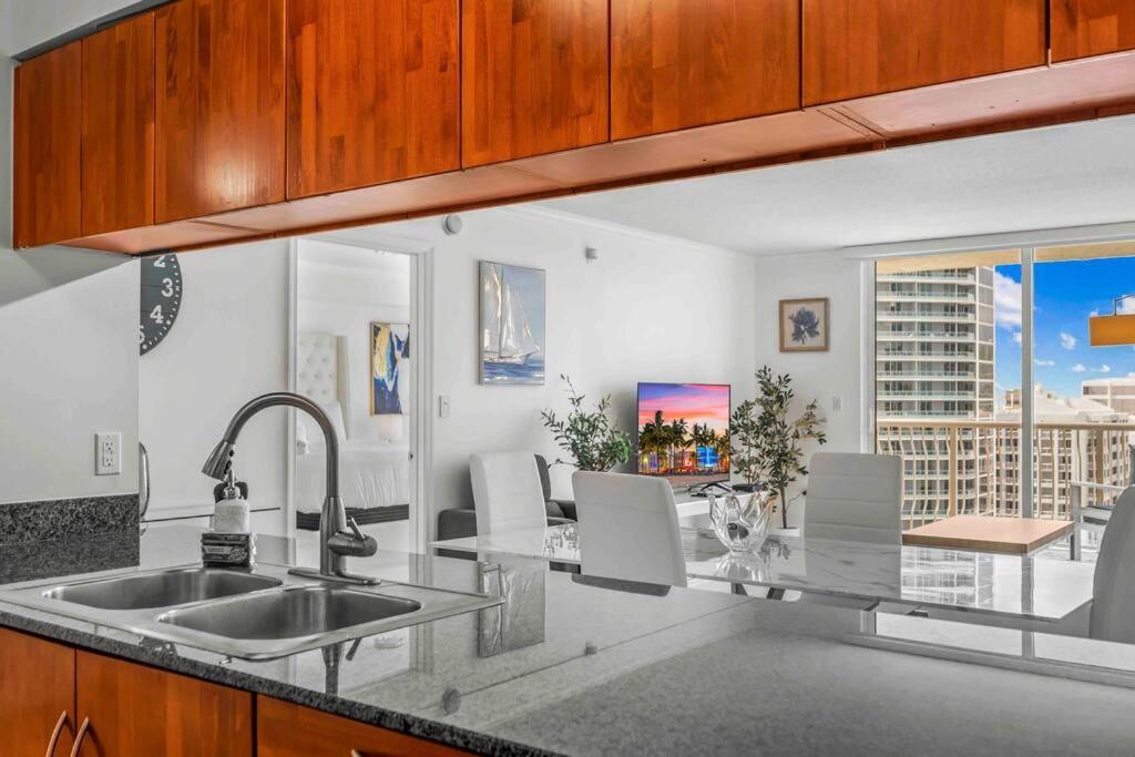 Exquisite 1 Bed • 33 Floor •brickell • Ocean Views Apartamento *